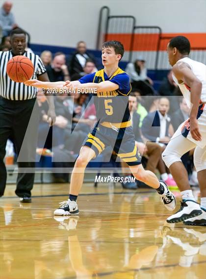 Thumbnail 1 in Bainbridge @ Eastside Catholic photogallery.