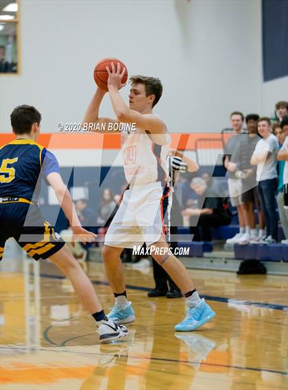 Thumbnail 3 in Bainbridge @ Eastside Catholic photogallery.