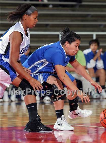 Thumbnail 1 in Jay vs. Dickinson (McDonald's Texas Invitational)  photogallery.