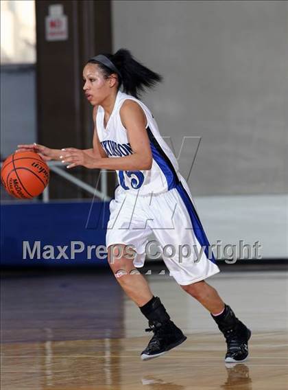 Thumbnail 1 in Jay vs. Dickinson (McDonald's Texas Invitational)  photogallery.