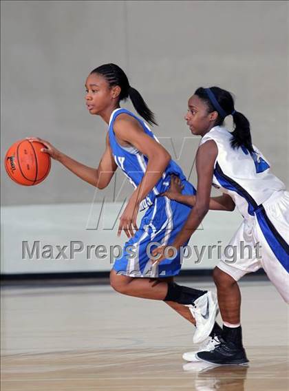 Thumbnail 3 in Jay vs. Dickinson (McDonald's Texas Invitational)  photogallery.