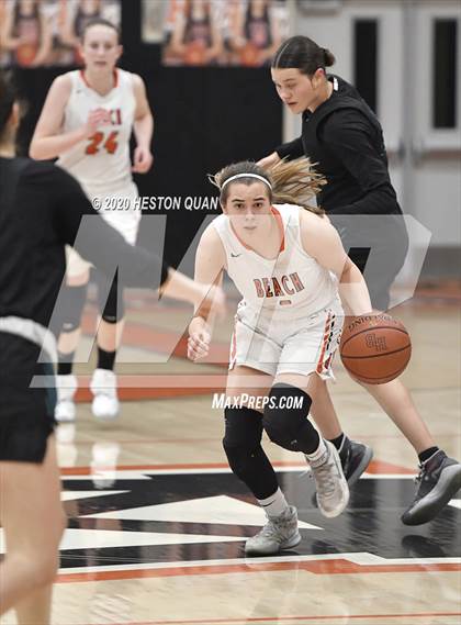Thumbnail 1 in Huntington Beach vs. Aliso Niguel (CIF-SS D1 Playoff) photogallery.