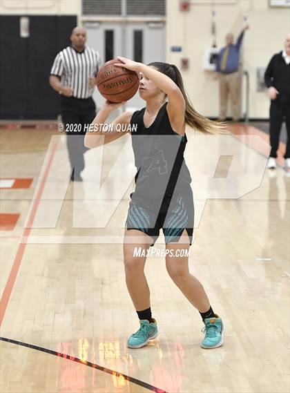 Thumbnail 2 in Huntington Beach vs. Aliso Niguel (CIF-SS D1 Playoff) photogallery.