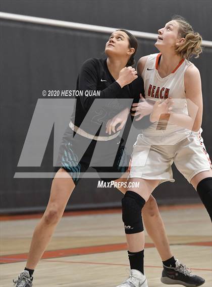 Thumbnail 2 in Huntington Beach vs. Aliso Niguel (CIF-SS D1 Playoff) photogallery.