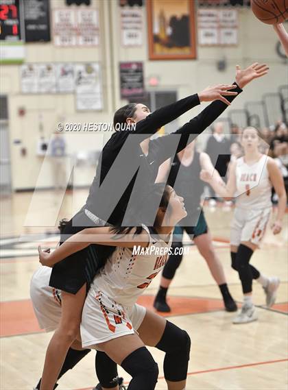 Thumbnail 1 in Huntington Beach vs. Aliso Niguel (CIF-SS D1 Playoff) photogallery.