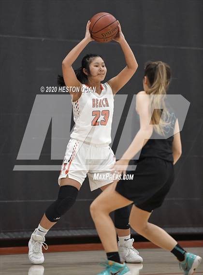 Thumbnail 3 in Huntington Beach vs. Aliso Niguel (CIF-SS D1 Playoff) photogallery.