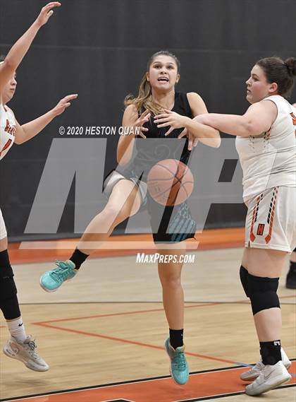 Thumbnail 1 in Huntington Beach vs. Aliso Niguel (CIF-SS D1 Playoff) photogallery.