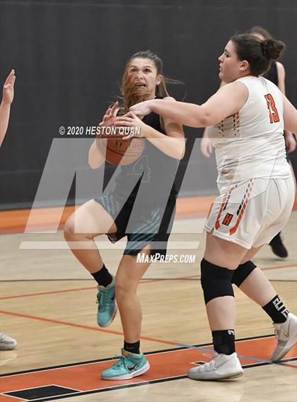 Thumbnail 3 in Huntington Beach vs. Aliso Niguel (CIF-SS D1 Playoff) photogallery.