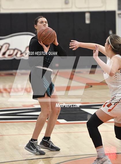 Thumbnail 2 in Huntington Beach vs. Aliso Niguel (CIF-SS D1 Playoff) photogallery.