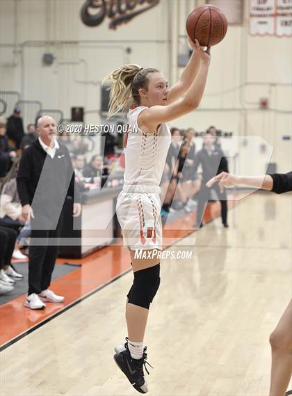 Thumbnail 3 in Huntington Beach vs. Aliso Niguel (CIF-SS D1 Playoff) photogallery.