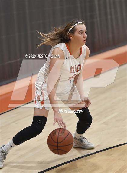 Thumbnail 2 in Huntington Beach vs. Aliso Niguel (CIF-SS D1 Playoff) photogallery.