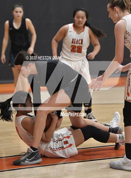 Thumbnail 2 in Huntington Beach vs. Aliso Niguel (CIF-SS D1 Playoff) photogallery.