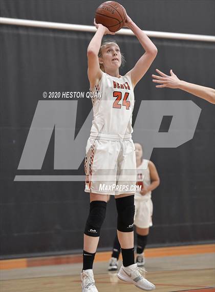 Thumbnail 2 in Huntington Beach vs. Aliso Niguel (CIF-SS D1 Playoff) photogallery.