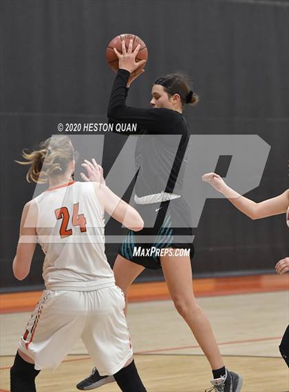 Thumbnail 1 in Huntington Beach vs. Aliso Niguel (CIF-SS D1 Playoff) photogallery.