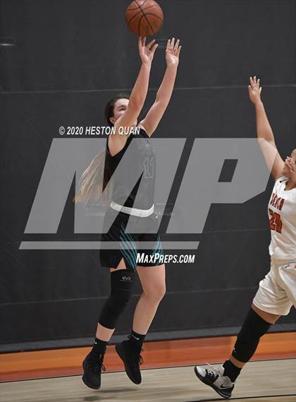Thumbnail 1 in Huntington Beach vs. Aliso Niguel (CIF-SS D1 Playoff) photogallery.