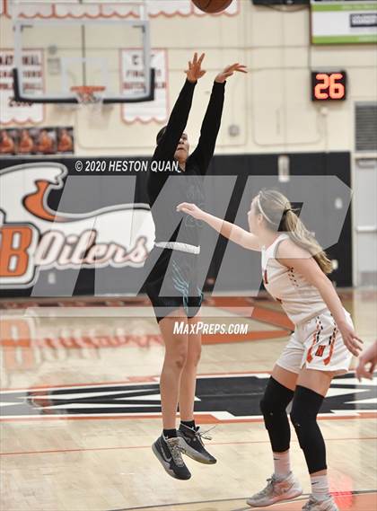 Thumbnail 1 in Huntington Beach vs. Aliso Niguel (CIF-SS D1 Playoff) photogallery.