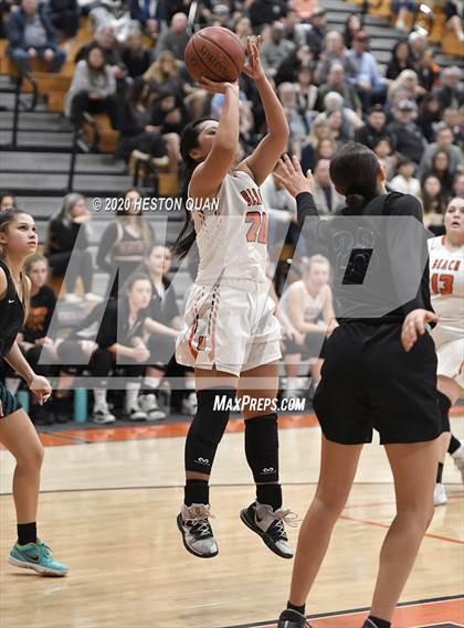 Thumbnail 3 in Huntington Beach vs. Aliso Niguel (CIF-SS D1 Playoff) photogallery.
