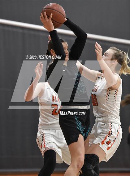 Thumbnail 3 in Huntington Beach vs. Aliso Niguel (CIF-SS D1 Playoff) photogallery.