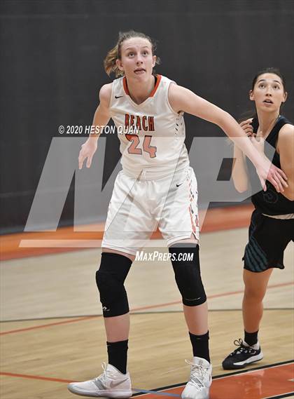Thumbnail 2 in Huntington Beach vs. Aliso Niguel (CIF-SS D1 Playoff) photogallery.