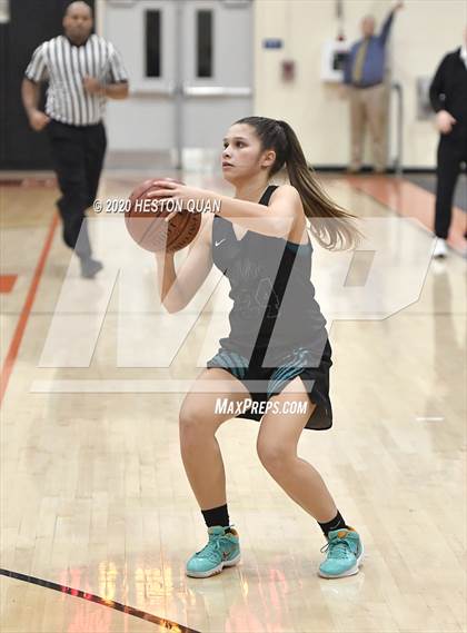 Thumbnail 1 in Huntington Beach vs. Aliso Niguel (CIF-SS D1 Playoff) photogallery.