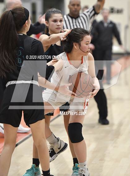 Thumbnail 3 in Huntington Beach vs. Aliso Niguel (CIF-SS D1 Playoff) photogallery.