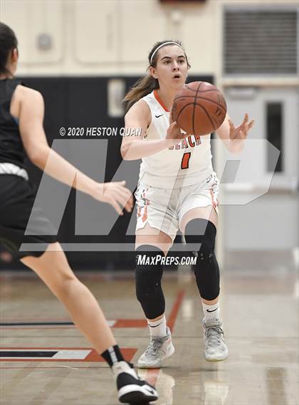 Thumbnail 2 in Huntington Beach vs. Aliso Niguel (CIF-SS D1 Playoff) photogallery.