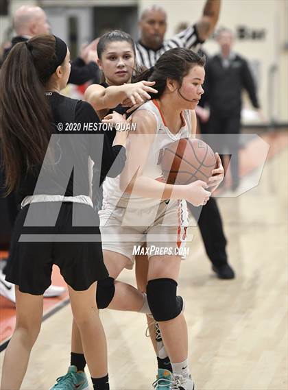 Thumbnail 2 in Huntington Beach vs. Aliso Niguel (CIF-SS D1 Playoff) photogallery.