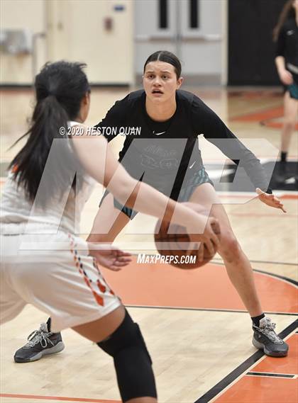 Thumbnail 3 in Huntington Beach vs. Aliso Niguel (CIF-SS D1 Playoff) photogallery.