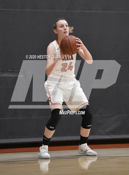 Thumbnail 3 in Huntington Beach vs. Aliso Niguel (CIF-SS D1 Playoff) photogallery.