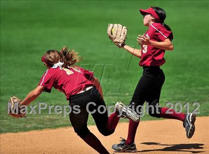 Thumbnail 2 in La Canada vs. Beaumont (CIF SS D5 Final) photogallery.