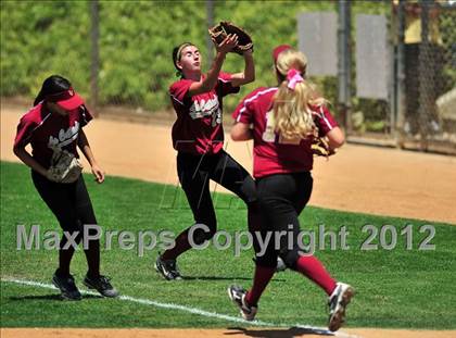 Thumbnail 3 in La Canada vs. Beaumont (CIF SS D5 Final) photogallery.