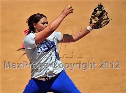 Thumbnail 3 in La Canada vs. Beaumont (CIF SS D5 Final) photogallery.