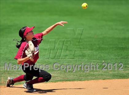 Thumbnail 1 in La Canada vs. Beaumont (CIF SS D5 Final) photogallery.