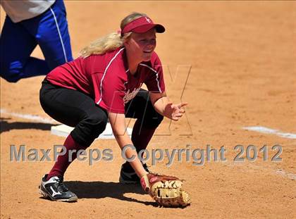 Thumbnail 2 in La Canada vs. Beaumont (CIF SS D5 Final) photogallery.