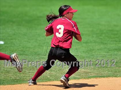 Thumbnail 3 in La Canada vs. Beaumont (CIF SS D5 Final) photogallery.