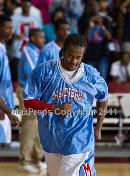 Thumbnail 2 in Fort Bend Hightower vs Madison [James] (UIL 5A Regional Semifinal) photogallery.