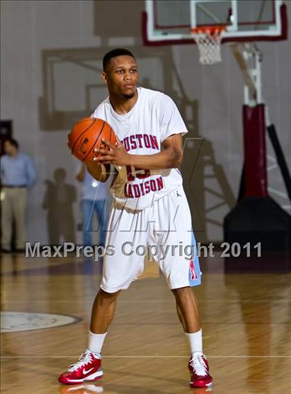 Thumbnail 1 in Fort Bend Hightower vs Madison [James] (UIL 5A Regional Semifinal) photogallery.