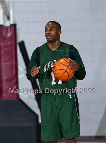 Thumbnail 2 in Fort Bend Hightower vs Madison [James] (UIL 5A Regional Semifinal) photogallery.