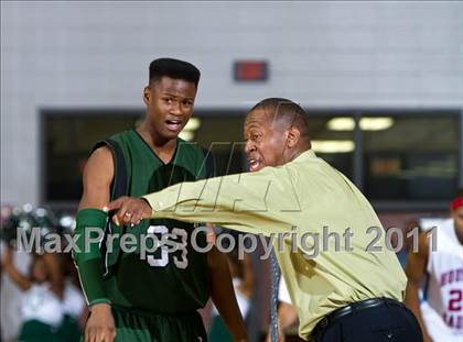 Thumbnail 2 in Fort Bend Hightower vs Madison [James] (UIL 5A Regional Semifinal) photogallery.