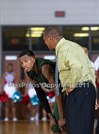 Thumbnail 3 in Fort Bend Hightower vs Madison [James] (UIL 5A Regional Semifinal) photogallery.