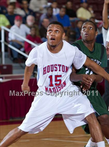 Thumbnail 1 in Fort Bend Hightower vs Madison [James] (UIL 5A Regional Semifinal) photogallery.