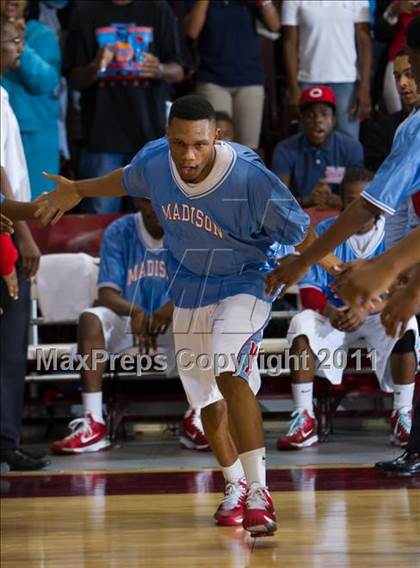 Thumbnail 3 in Fort Bend Hightower vs Madison [James] (UIL 5A Regional Semifinal) photogallery.