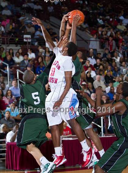 Thumbnail 3 in Fort Bend Hightower vs Madison [James] (UIL 5A Regional Semifinal) photogallery.