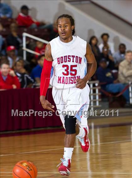 Thumbnail 1 in Fort Bend Hightower vs Madison [James] (UIL 5A Regional Semifinal) photogallery.