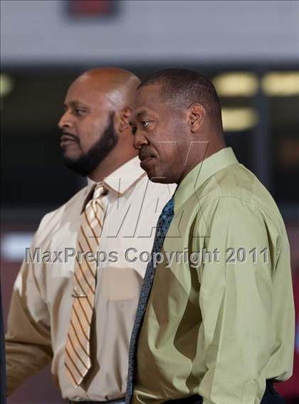 Thumbnail 1 in Fort Bend Hightower vs Madison [James] (UIL 5A Regional Semifinal) photogallery.
