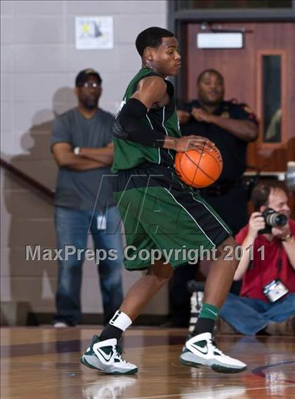 Thumbnail 1 in Fort Bend Hightower vs Madison [James] (UIL 5A Regional Semifinal) photogallery.