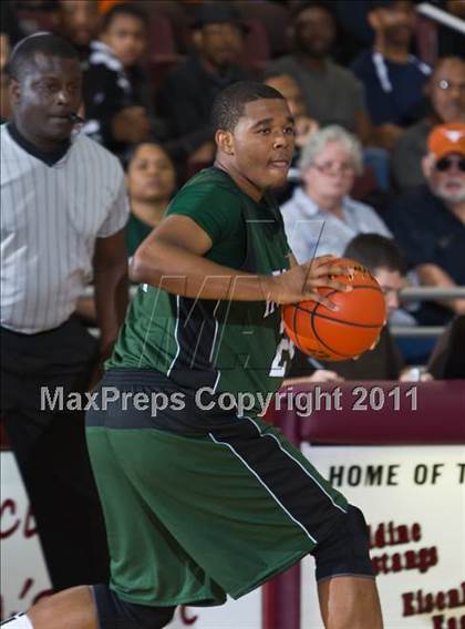 Thumbnail 2 in Fort Bend Hightower vs Madison [James] (UIL 5A Regional Semifinal) photogallery.