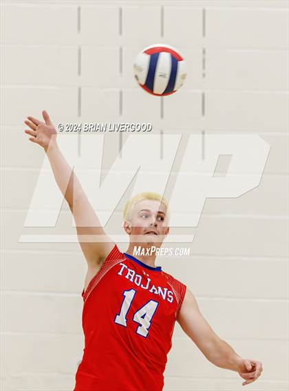 Thumbnail 3 in Eaglecrest vs. Fountain-Fort Carson (CHSAA 5A Round 1) photogallery.