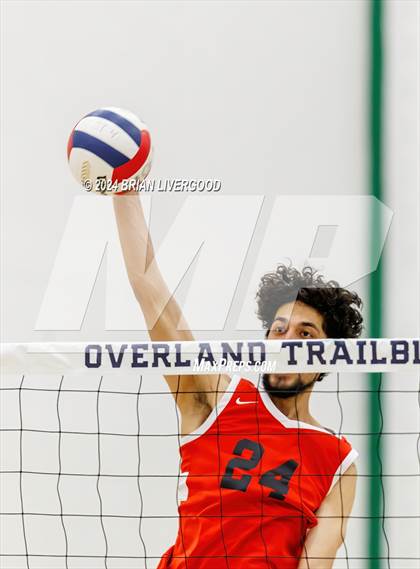 Thumbnail 2 in Eaglecrest vs. Fountain-Fort Carson (CHSAA 5A Round 1) photogallery.