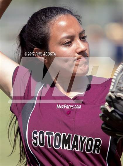 Thumbnail 1 in Wilson vs Sotomayor  photogallery.